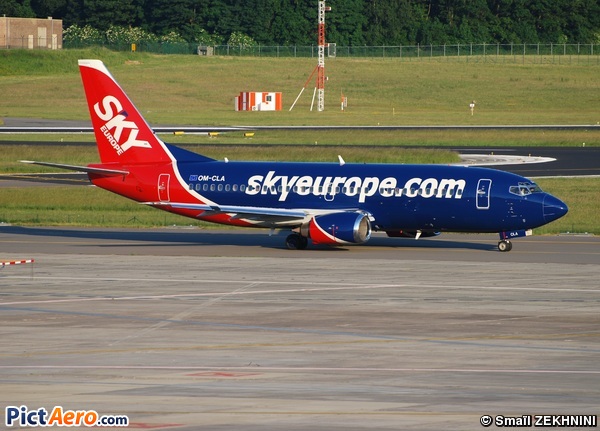 Boeing 737-322 (SkyEurope Airlines)