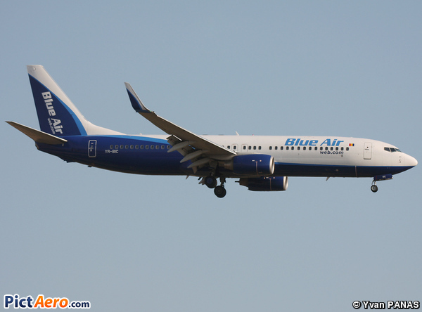Boeing 737-8BK (Blue Air)