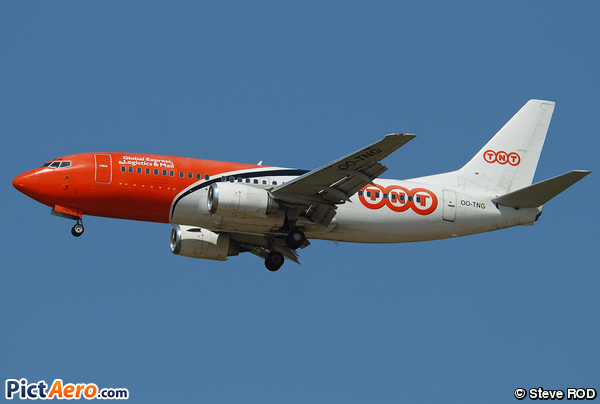 Boeing 737-3Y0/QC (TNT Airways)