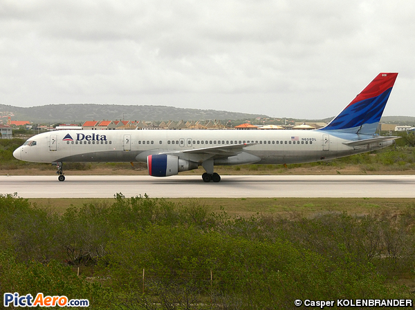 Boeing 757-232 (Delta Air Lines)