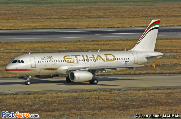 Airbus A320-212 (Etihad Airways)
