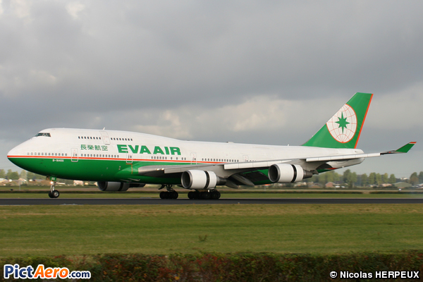 Boeing 747-45EM  (Eva Air)