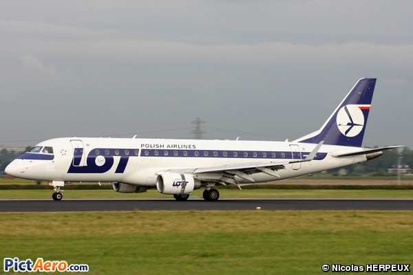 Embraer ERJ-175SR (LOT Polish Airlines)