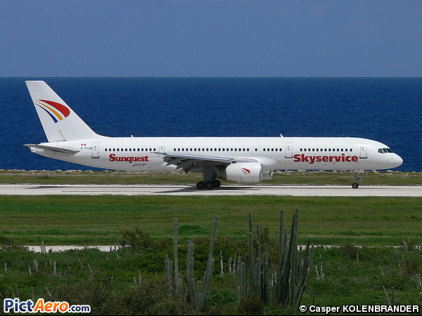 Boeing 757-21K (Skyservice Airlines)