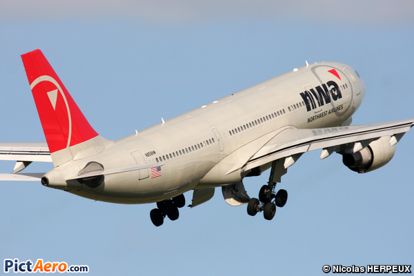 Airbus A330-223 (Northwest Airlines)