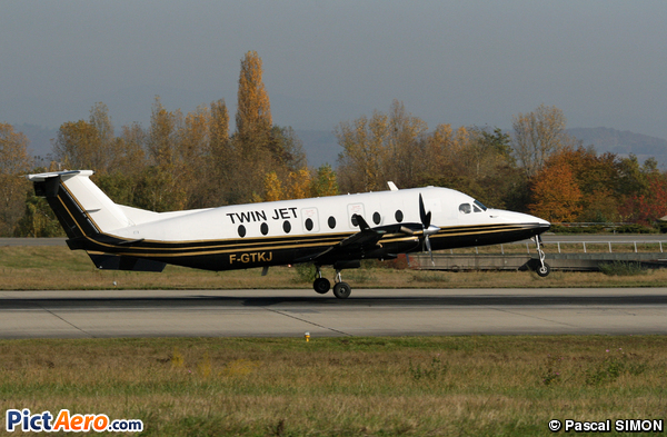 Beech 1900D (Twin Jet)