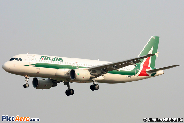 Airbus A320-216 (Alitalia)