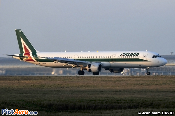 Airbus A321-112 (Alitalia)