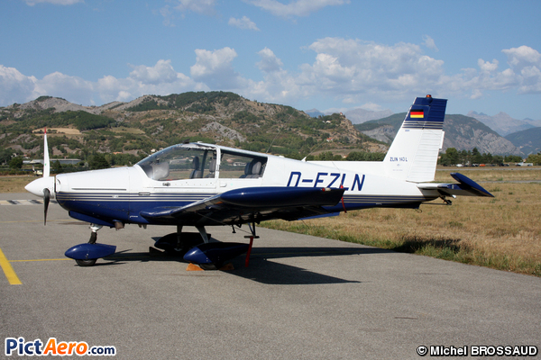 Zlin Z-143L ( Flugshule Miltenberg)