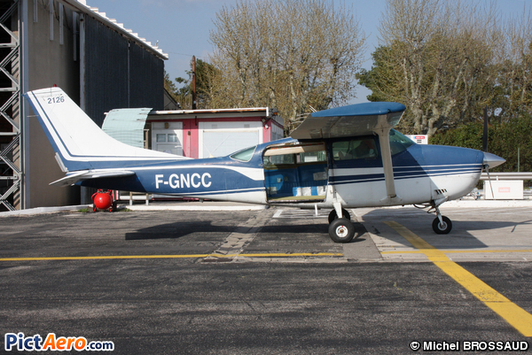Cessna U206F Stationair (SC Sud Aéro Loisirs)