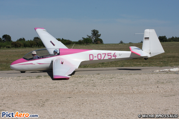 Schleicher ASK-13 (Aéroclub de St Remy les Alpilles)