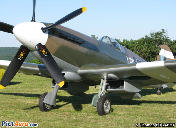 Supermarine 389 Spitfire MkXIX (Private / Privé)