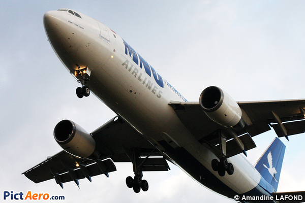 Airbus A300B4-203(F) (MNG Airlines)