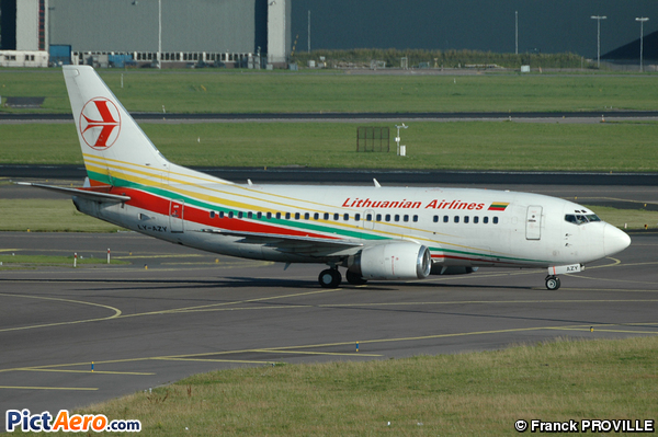Boeing 737-548 (flyLAL - Lithuanian Airlines)