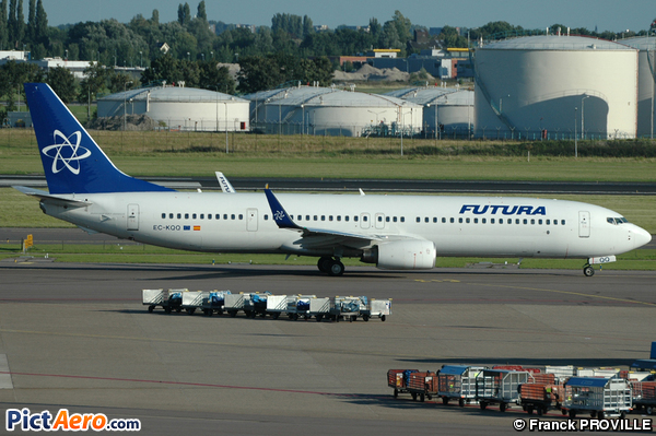 Boeing 737-96N/ER (Futura International Airways)