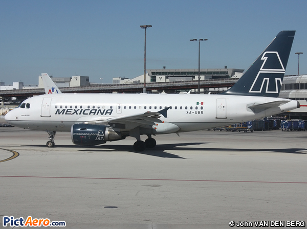 Airbus A318-111 (Mexicana)
