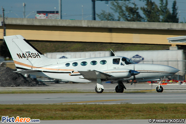 Cessna 414 Chancellor (AIR LATTITUDE LLC )