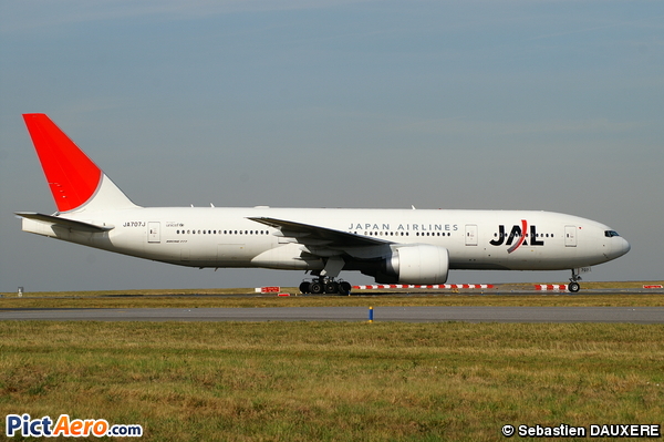 Boeing 777-246/ER (Japan Airlines (JAL))