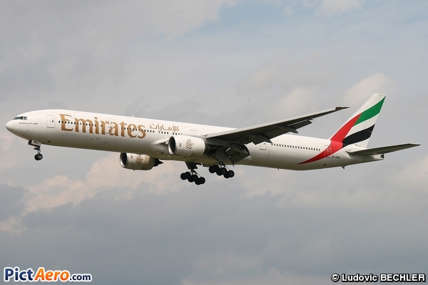Boeing 777-31H (Emirates)
