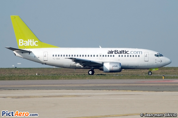 Boeing 737-505 (Air Baltic)