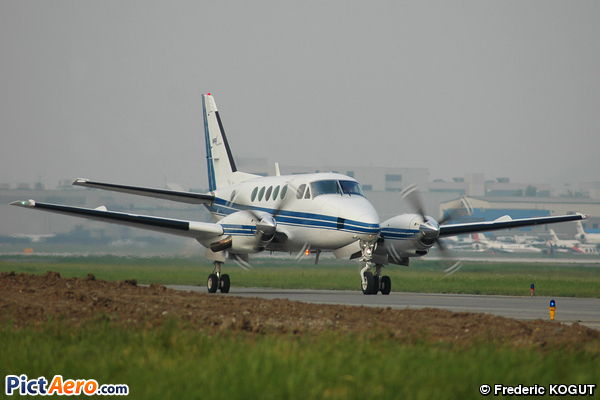 Beech B100 King Air  (MAX Aviation)