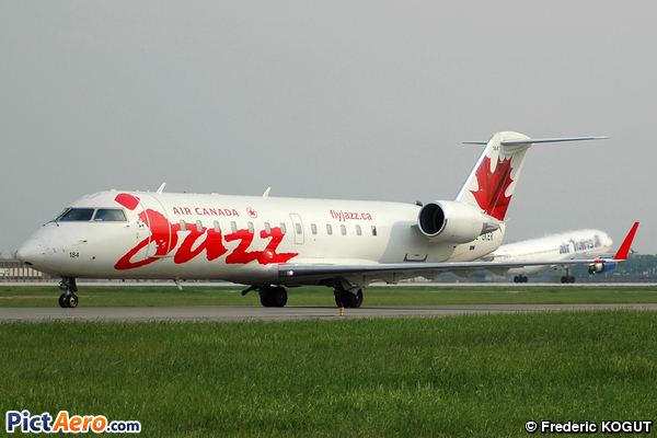 Bombardier CRJ-200LR (Air Canada Jazz)