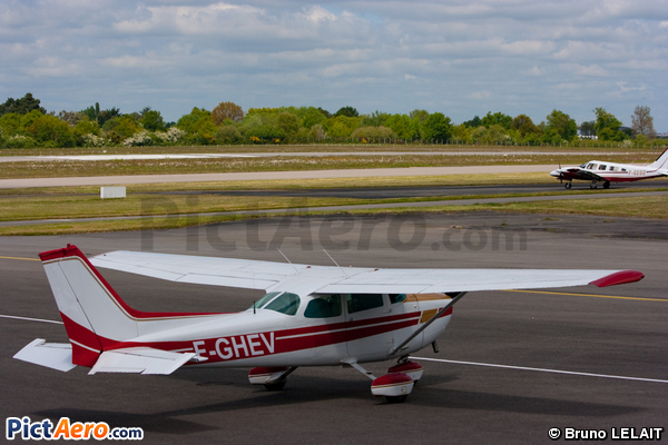 Cessna 172N Skyhawk (Private / Privé)