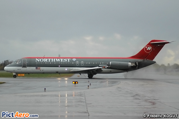 McDonnell Douglas DC-9-32 (Northwest Airlines)