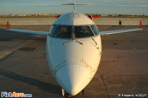 Bombardier CRJ-200LR (Air Canada Jazz)