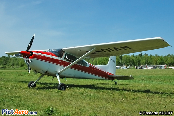 Cessna A185F Skywagon (Privé)