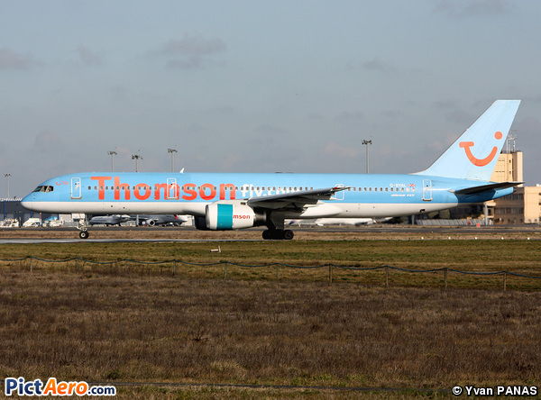 Boeing 757-204 (Thomsonfly)