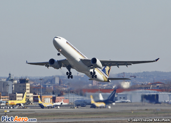 Airbus A330-343 (Singapore Airlines)