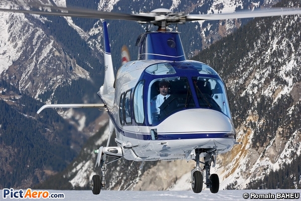 Agusta A-109S Grand (Skycam Hélicoptères)