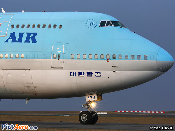 Boeing 747-4B5 (Korean Air)