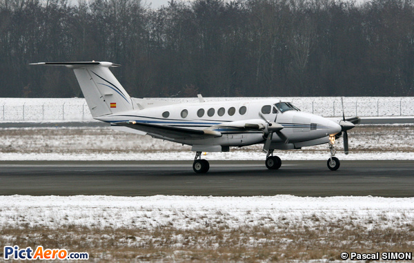 Beech Super King Air 200 (Air Taxi and Charter)