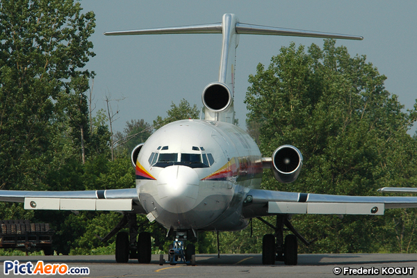 Boeing 727-44C (First Air)