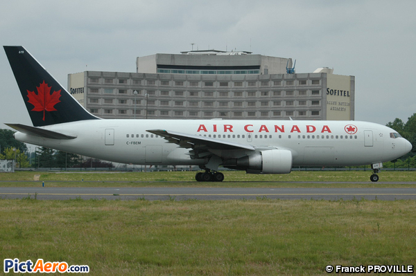 Boeing 767-233/ER (Air Canada)
