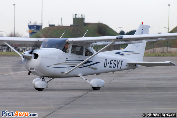 Cessna 172S Skyhawk SP (Private / Privé)
