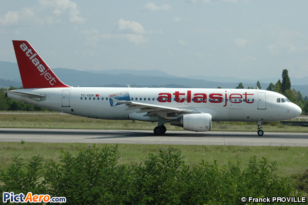 Airbus A320-214 (AtlasJet International Airways)