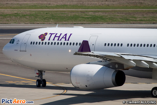 Airbus A330-243 (Thai Airways International)