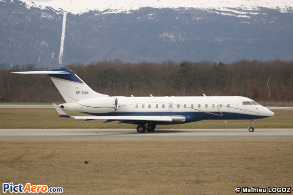 Bombardier BD-700-1A11 Global 5000 (Jet Service)