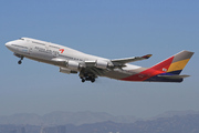 Boeing 747-48EM (HL7421)