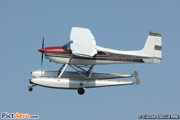 Cessna 180H Skywagon (Private / Privé)