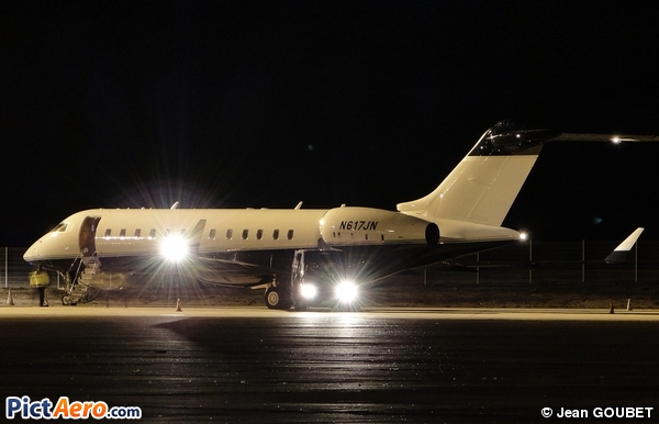 Bombardier BD-700-1A10 Global Express (Apex Oil Co Inc)