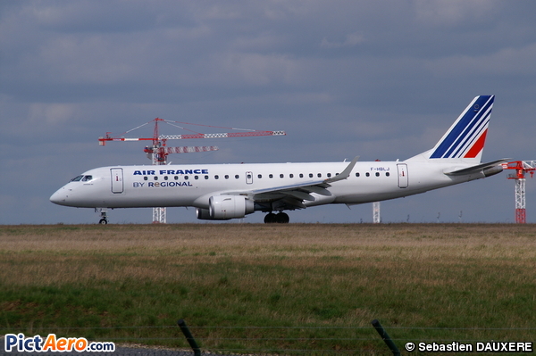 Embraer ERJ-190-100 STD (Régional Airlines)