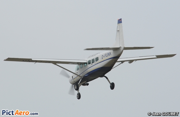 Cessna 208 Caravan I (Private / Privé)