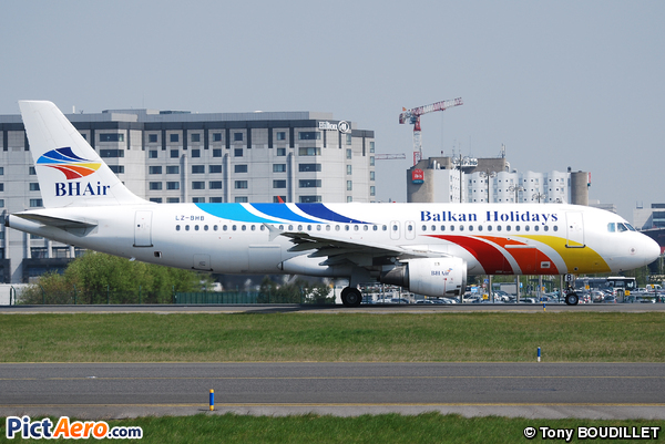 Airbus A320-211 (BH Air (Balkan Holidays Airlines))