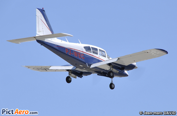 Piper PA-23-250 Aztec C (Winward Express Airways)