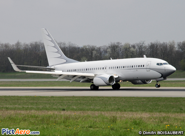 Boeing 737-7GC/BBJ (Global Jet Luxembourg)