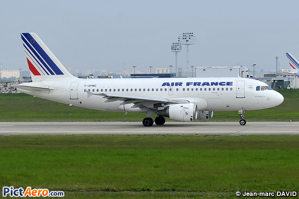 Airbus A319-113 (Air France)